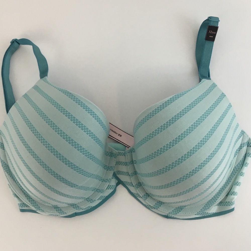 Victoria’s Secret Uplift Semi Demi Bra 32DD